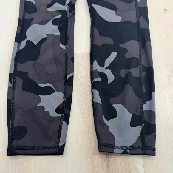 Athleta Camo Contender 7/8 Tight Legging Women's Small Black Gray - Picture 5 of 16